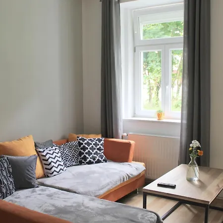 Stilvolle Gartenwohnung Im Villenviertel Villachs