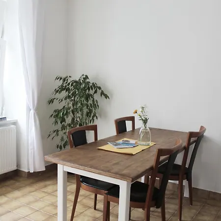 Stilvolle Gartenwohnung Im Villenviertel Villachs Villach