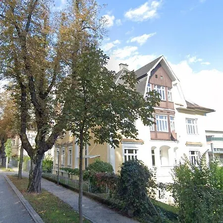 Stilvolle Gartenwohnung Im Villenviertel Villachs *