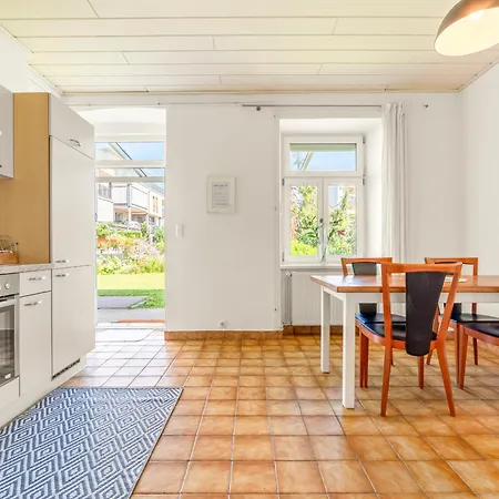 Apartment Komfortable Gartenwohnung Im Villenviertel 2 Schlafzimmer Mit Terrasse *