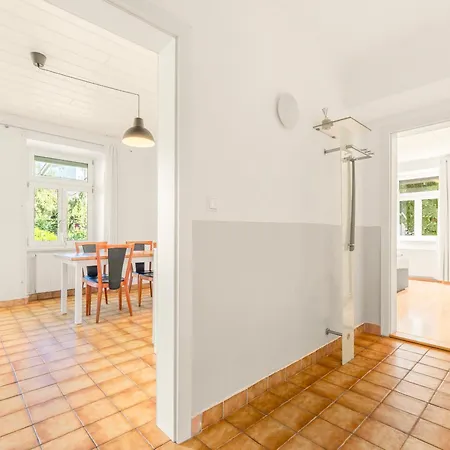Komfortable Gartenwohnung Im Villenviertel 2 Schlafzimmer Mit Terrasse Villach