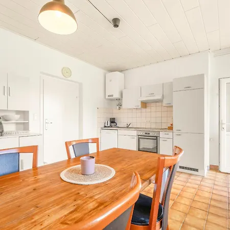 Komfortable Gartenwohnung Im Villenviertel 2 Schlafzimmer Mit Terrasse Apartment *