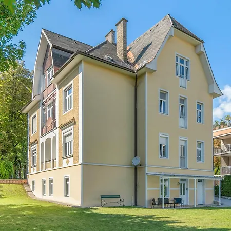 Komfortable Gartenwohnung Im Villenviertel 2 Schlafzimmer Mit Terrasse * Villach