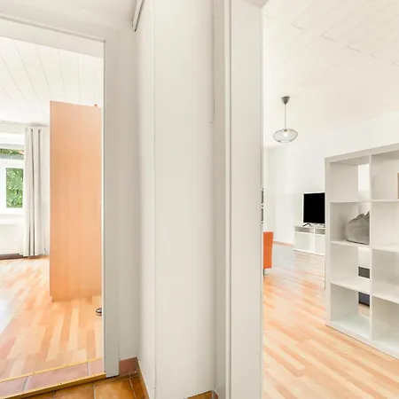 Komfortable Gartenwohnung Im Villenviertel 2 Schlafzimmer Mit Terrasse