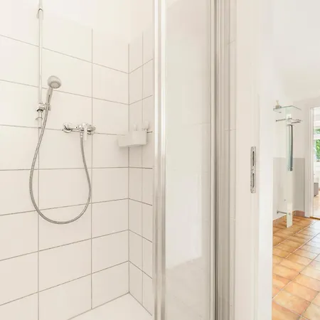 Komfortable Gartenwohnung Im Villenviertel 2 Schlafzimmer Mit Terrasse Apartment Villach